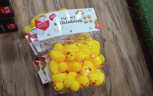 chu chu duck yellow - 299 - funny rattle & bathe