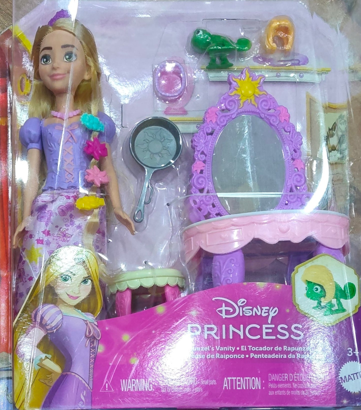 DISNEY PRINCESS WITH TABLE